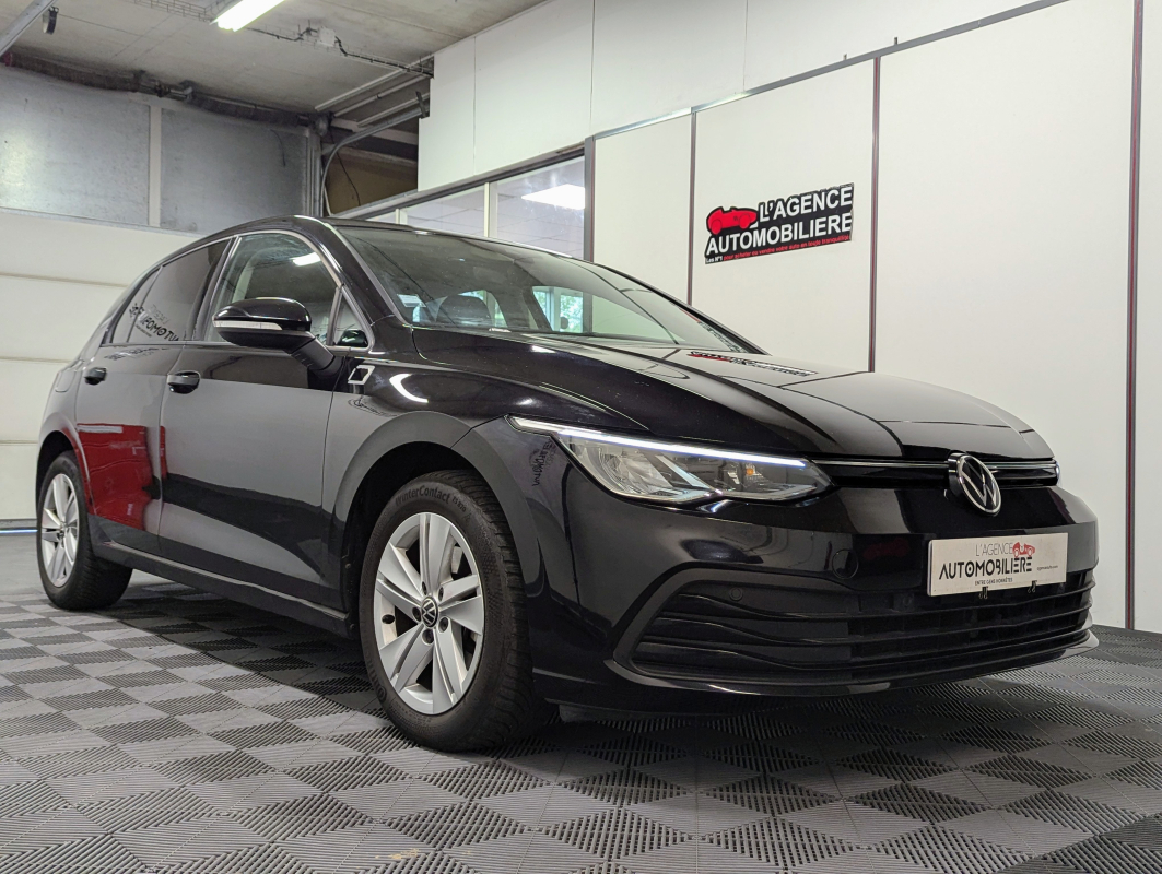 Volkswagen Golf — 3