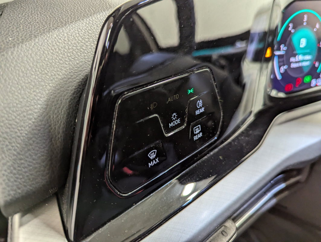 Volkswagen Golf — 24