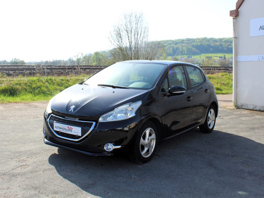 Peugeot 208 — 3