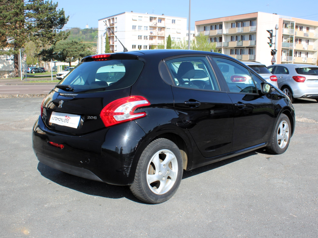 Peugeot 208 — 7