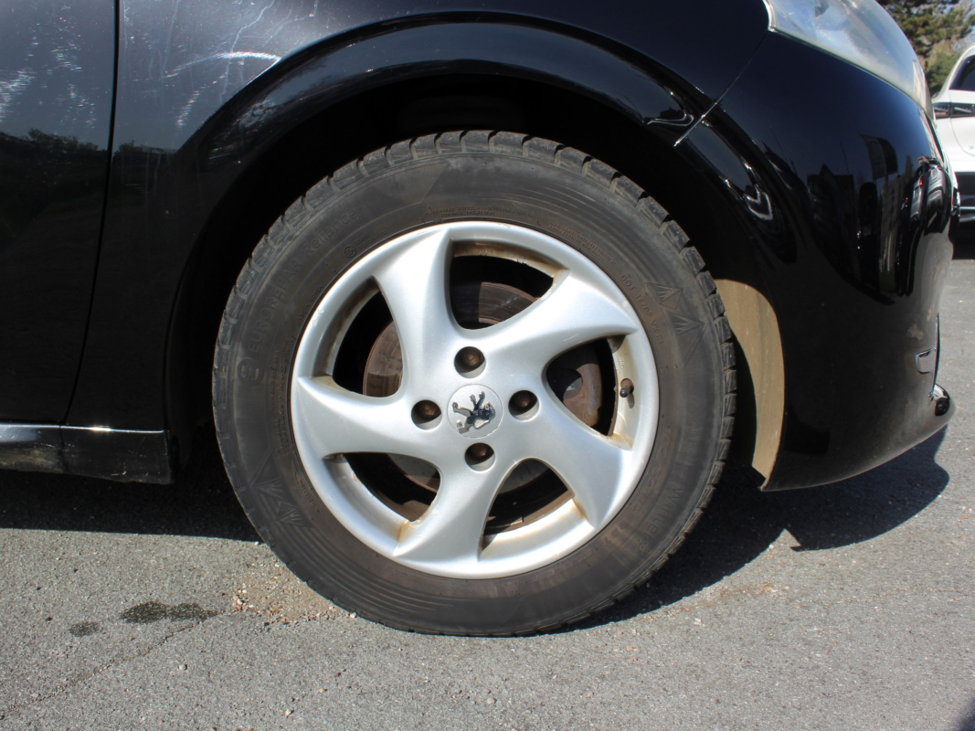 Peugeot 208 — 8