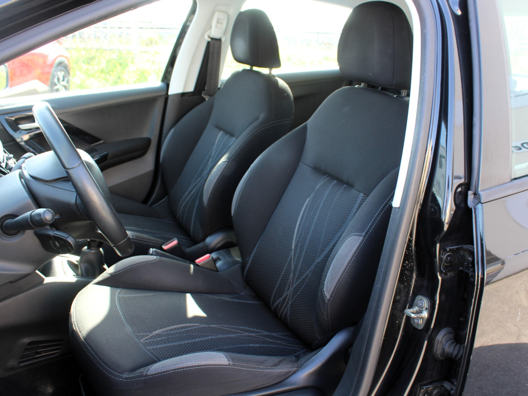 Peugeot 208 — 25