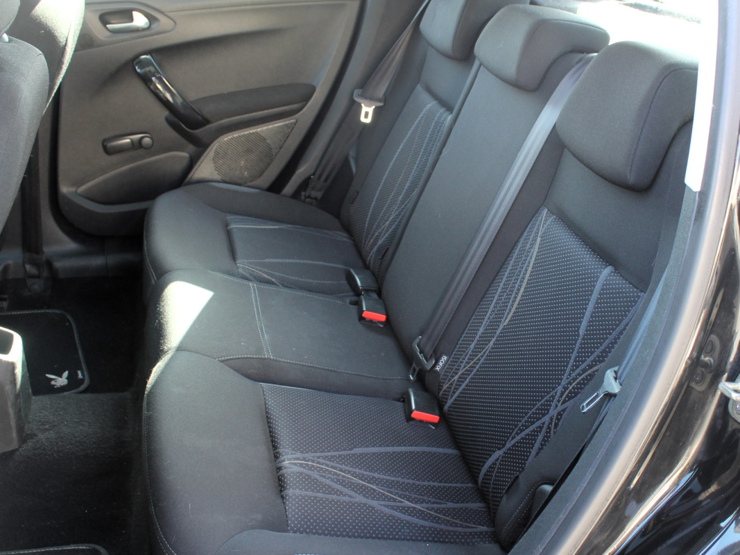 Peugeot 208 — 28