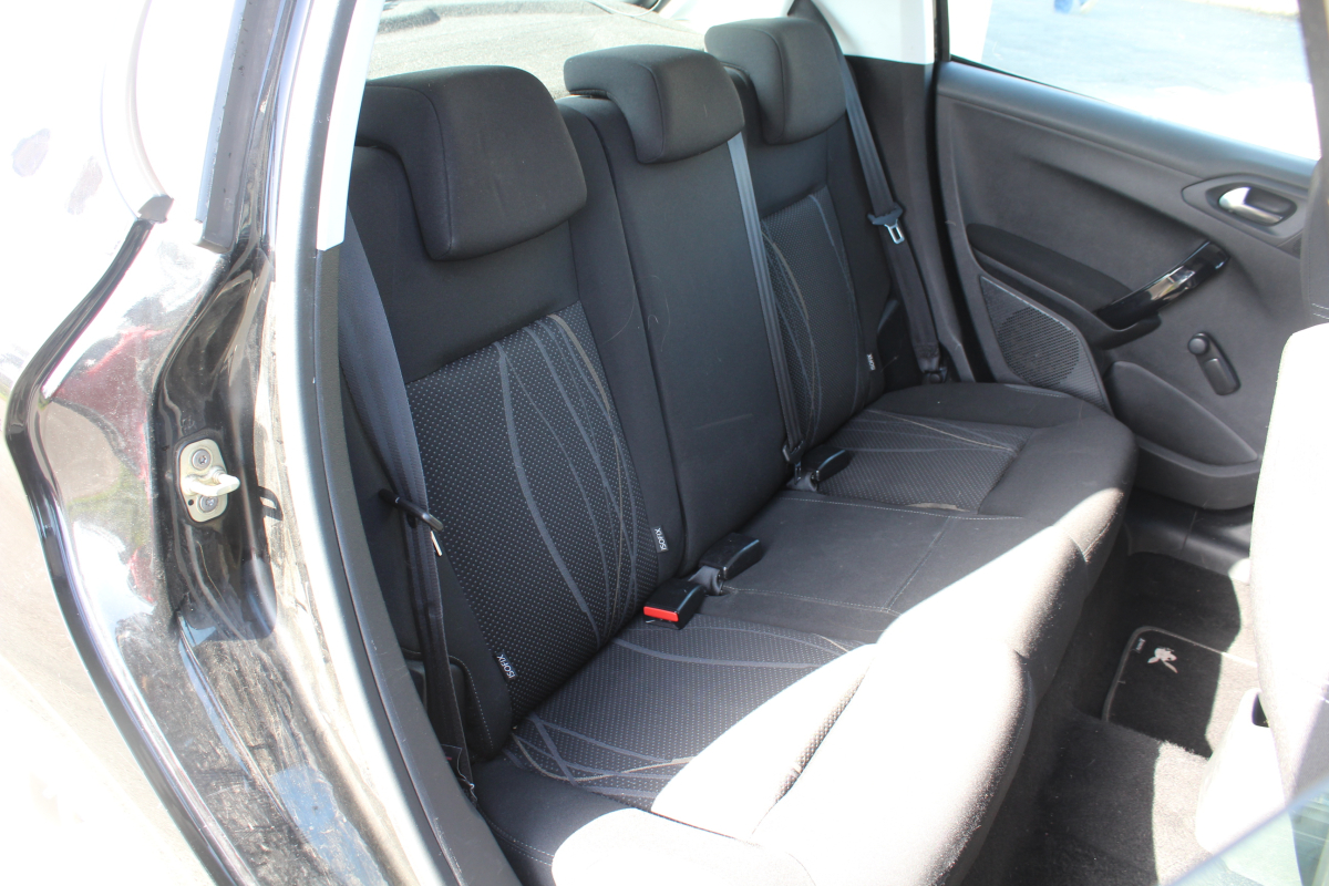 Peugeot 208 — 30