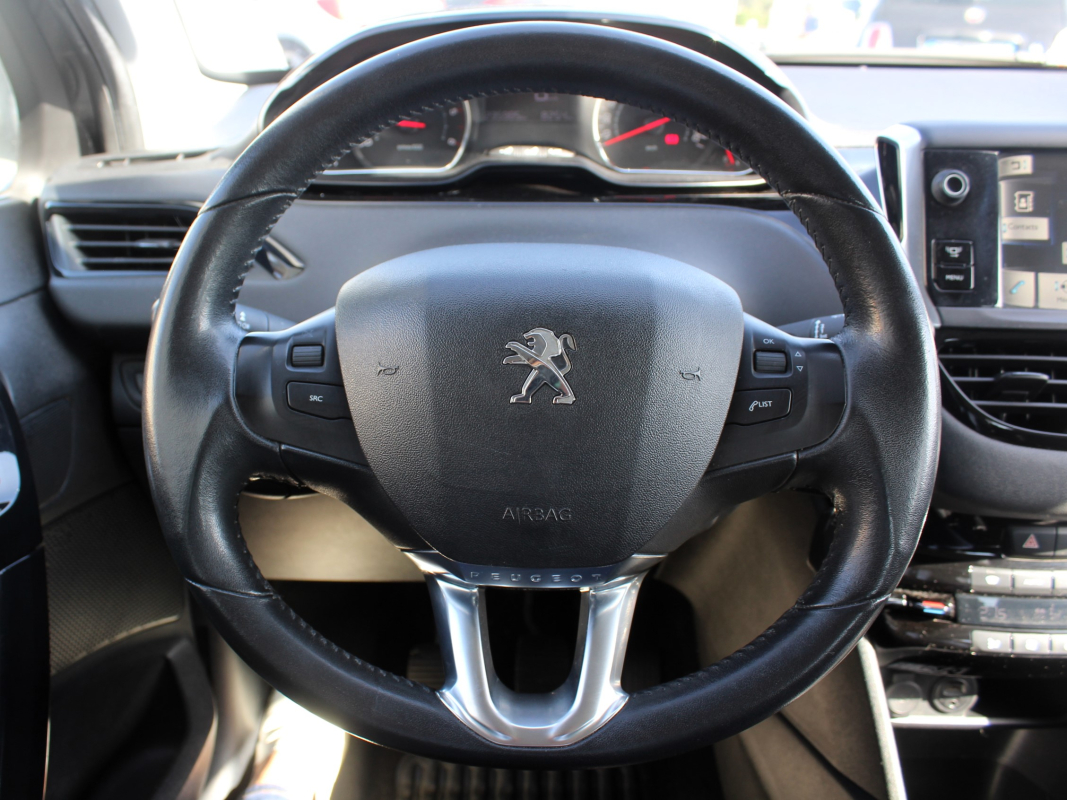 Peugeot 208 — 32
