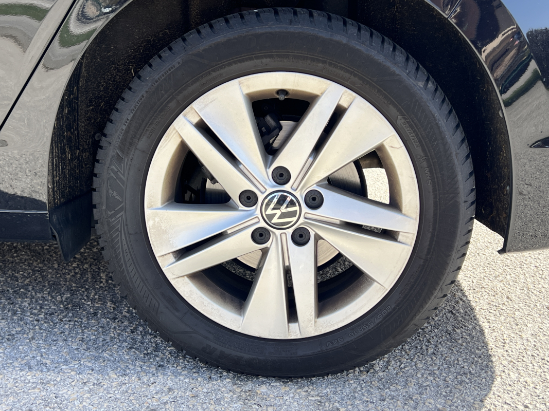 Volkswagen Golf — 28