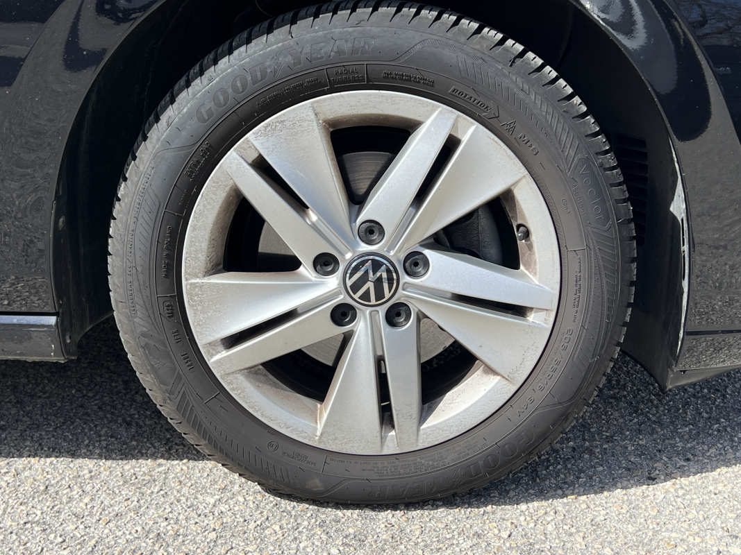 Volkswagen Golf — 29