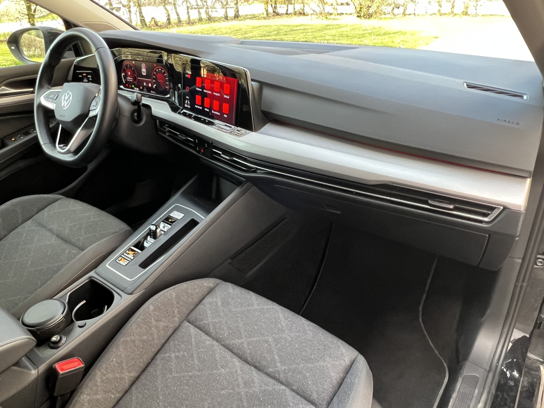 Volkswagen Golf — 33
