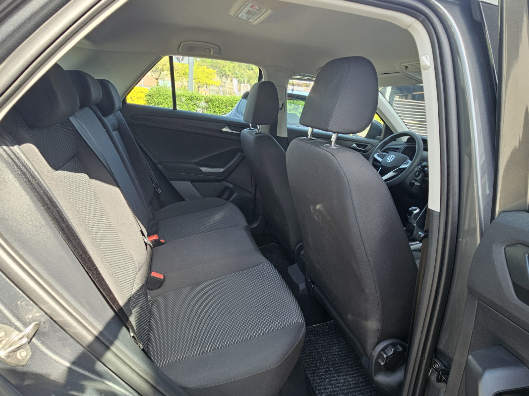 Volkswagen T-roc — 17