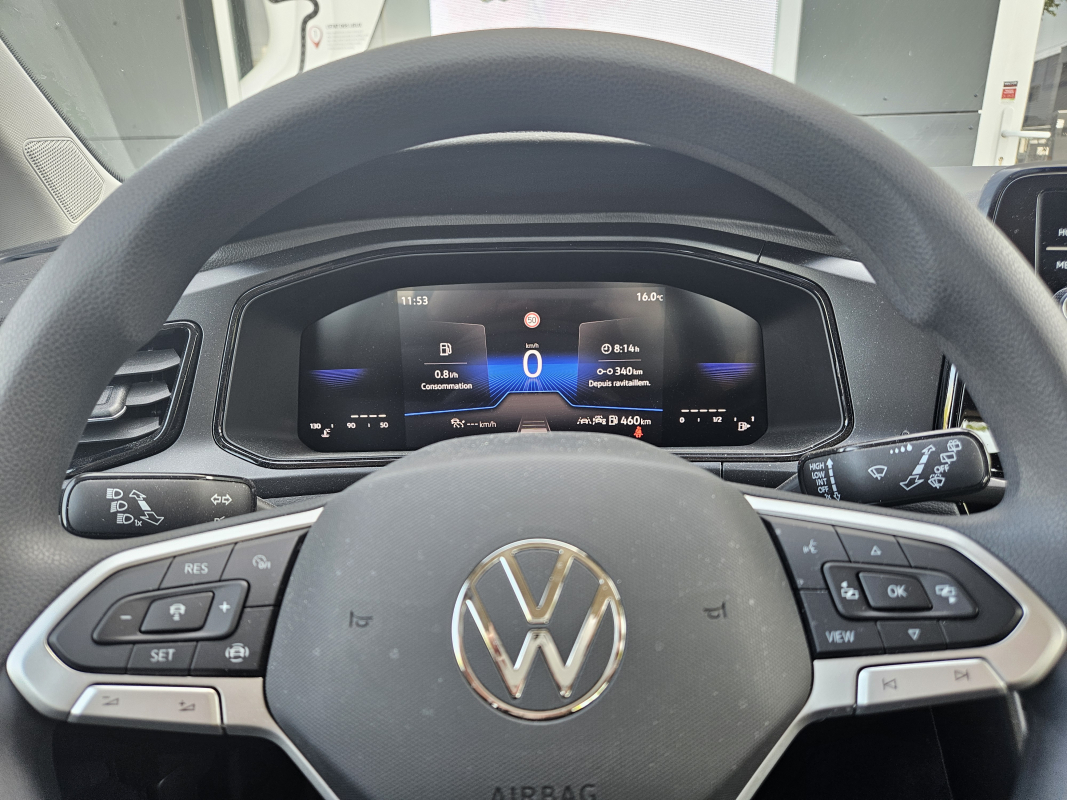 Volkswagen T-roc — 18