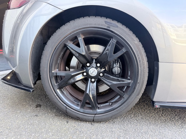 Nissan 370 Z — 17