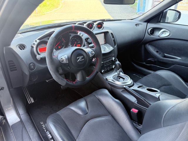 Nissan 370 Z — 5