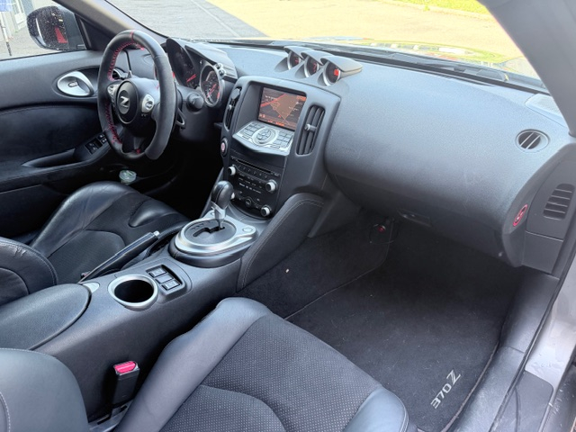 Nissan 370 Z — 10