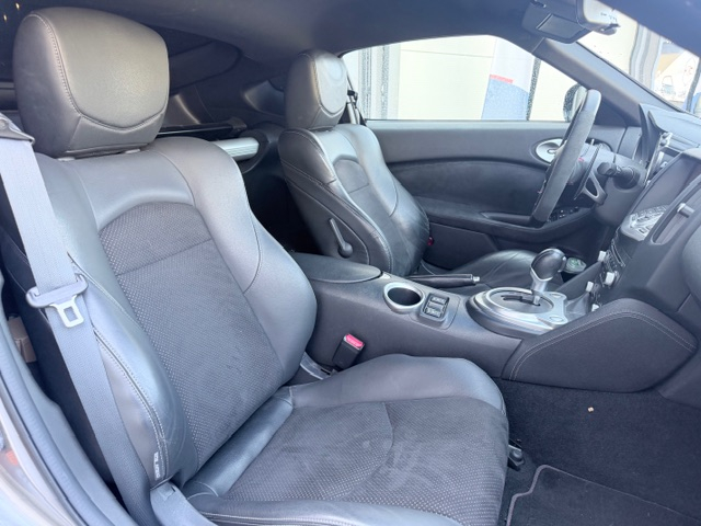 Nissan 370 Z — 12