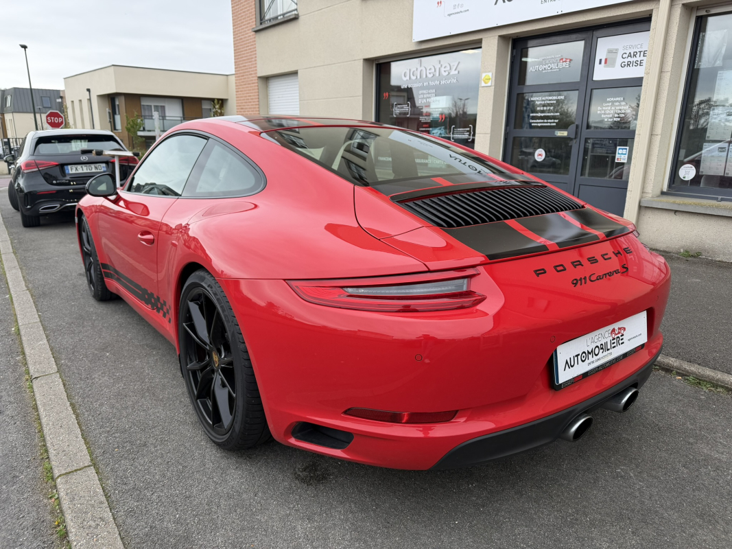 Porsche 911 — 4
