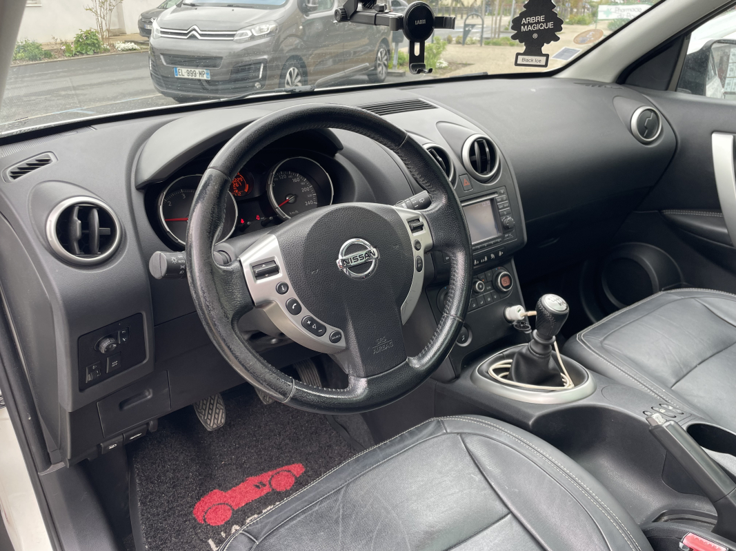 Nissan Qashqai — 10