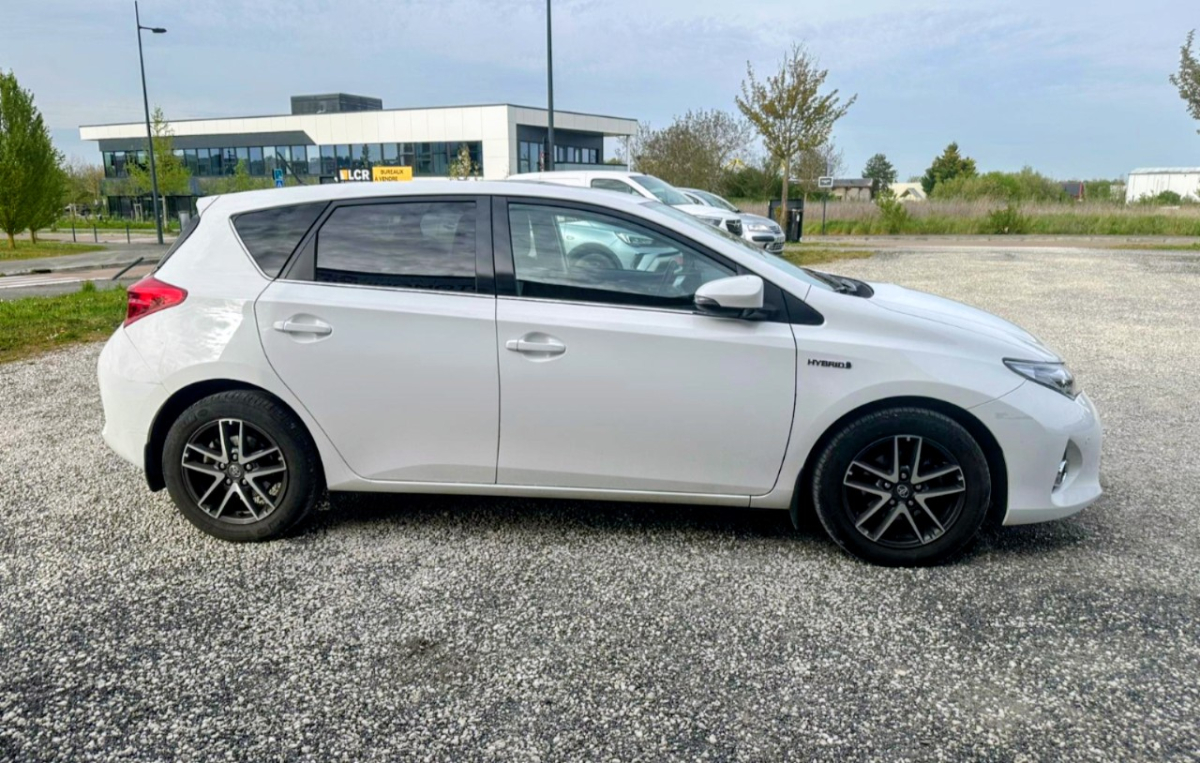 Toyota Auris — 6