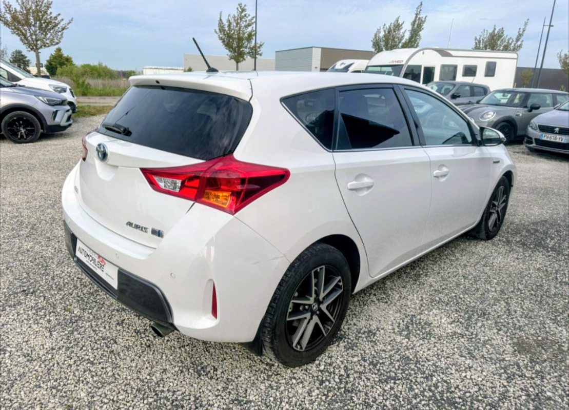 Toyota Auris — 5