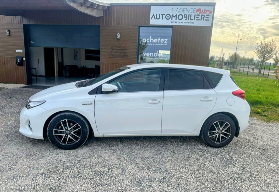 Toyota Auris — 2
