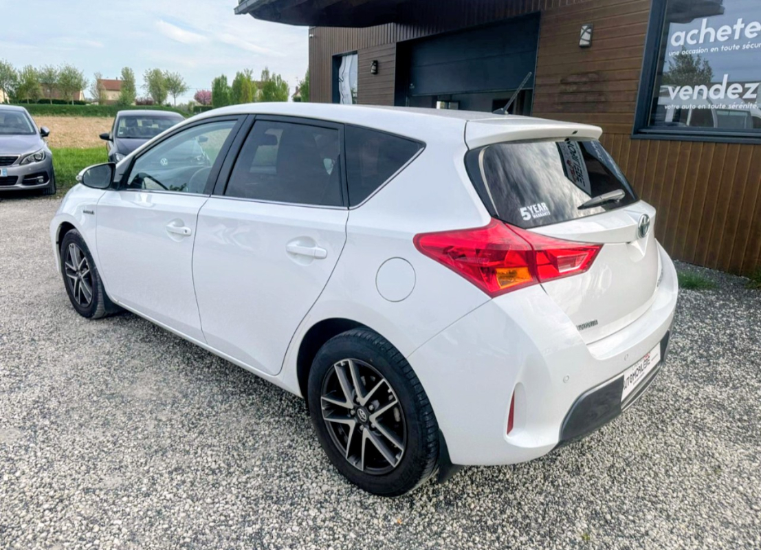 Toyota Auris — 3