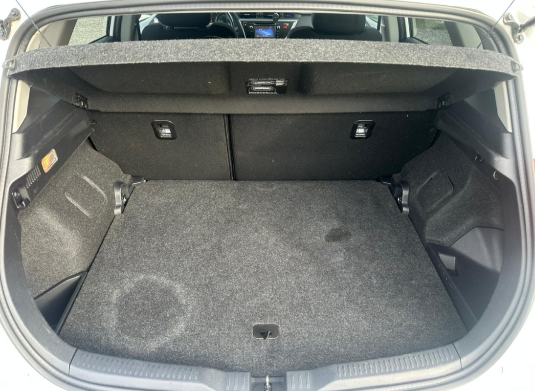 Toyota Auris — 24