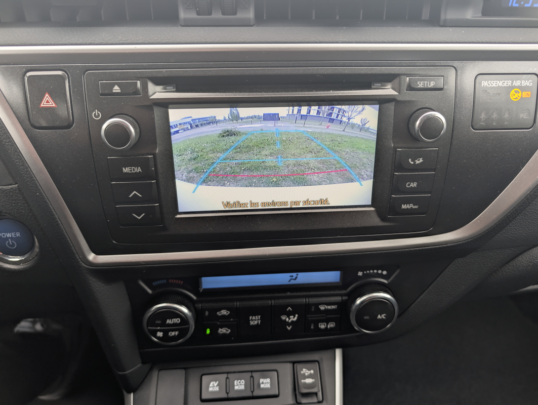 Toyota Auris — 17
