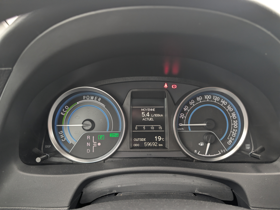 Toyota Auris — 10