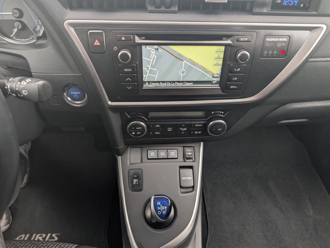 Toyota Auris — 14