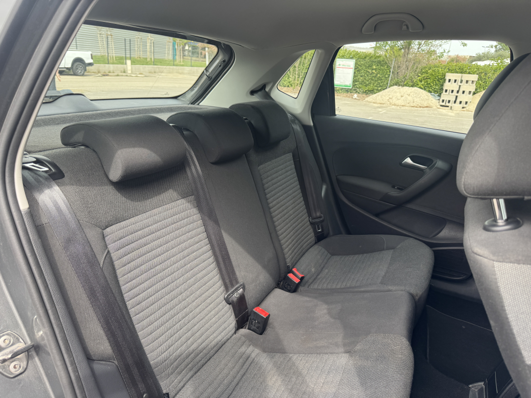 Volkswagen Polo — 24