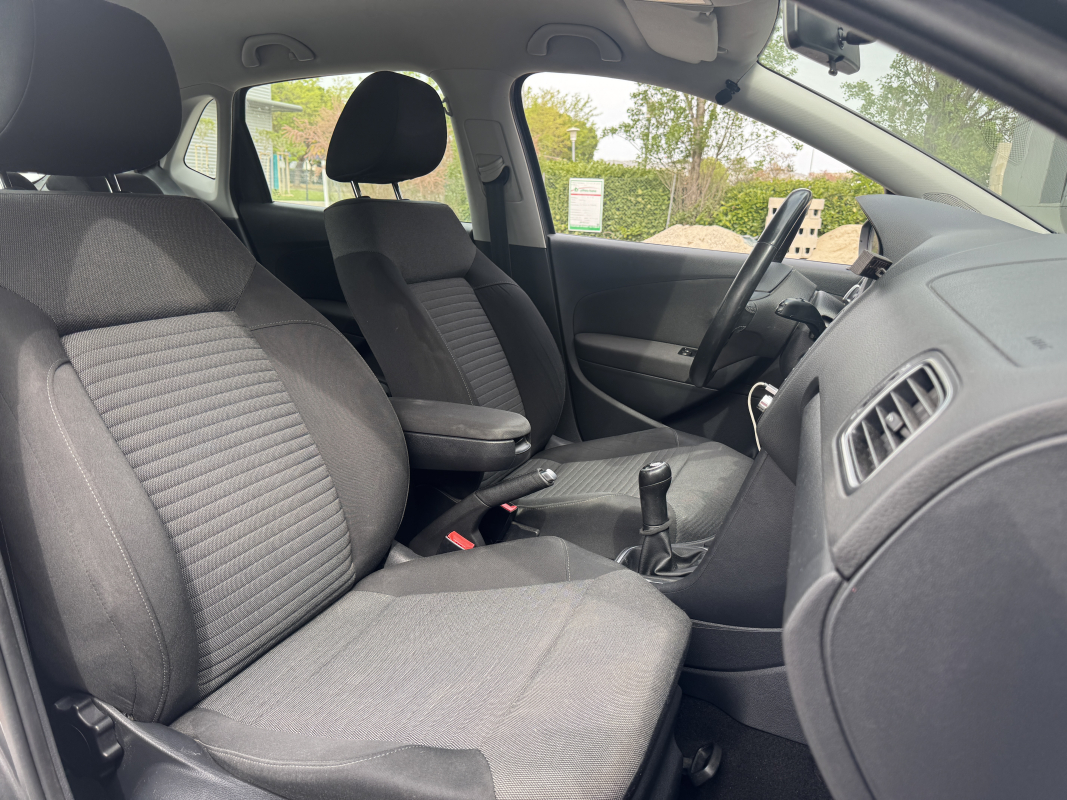 Volkswagen Polo — 27