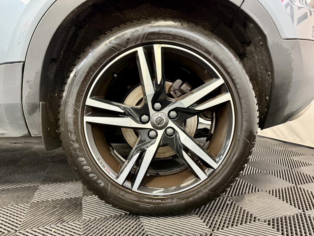 Volvo XC40 — 22