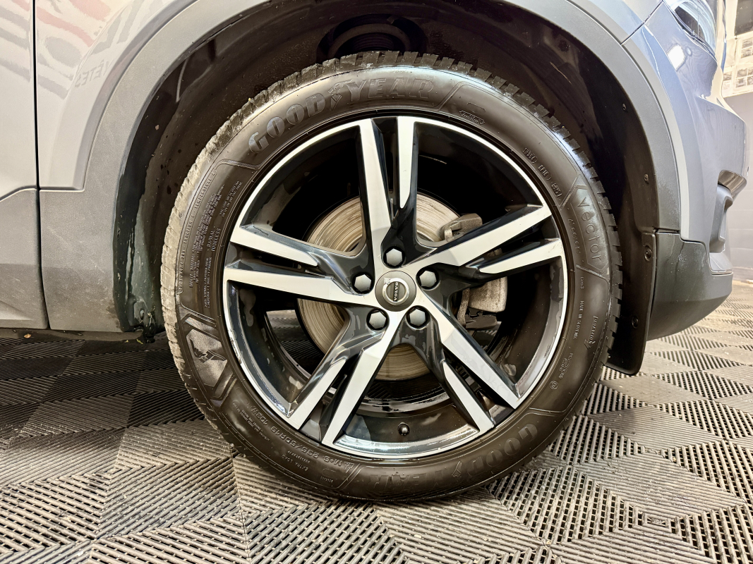 Volvo XC40 — 23