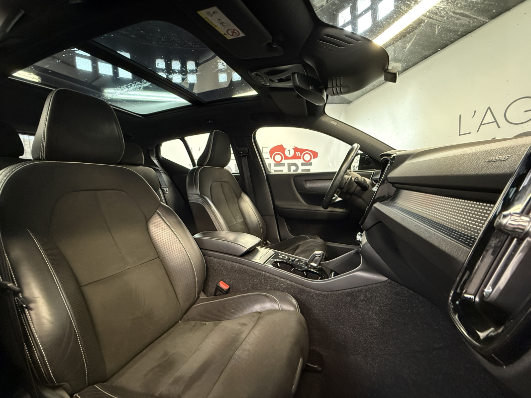 Volvo XC40 — 14