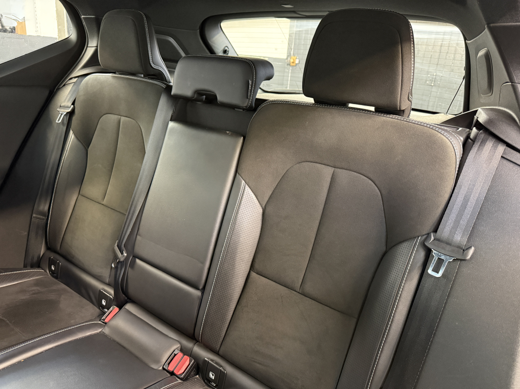 Volvo XC40 — 15