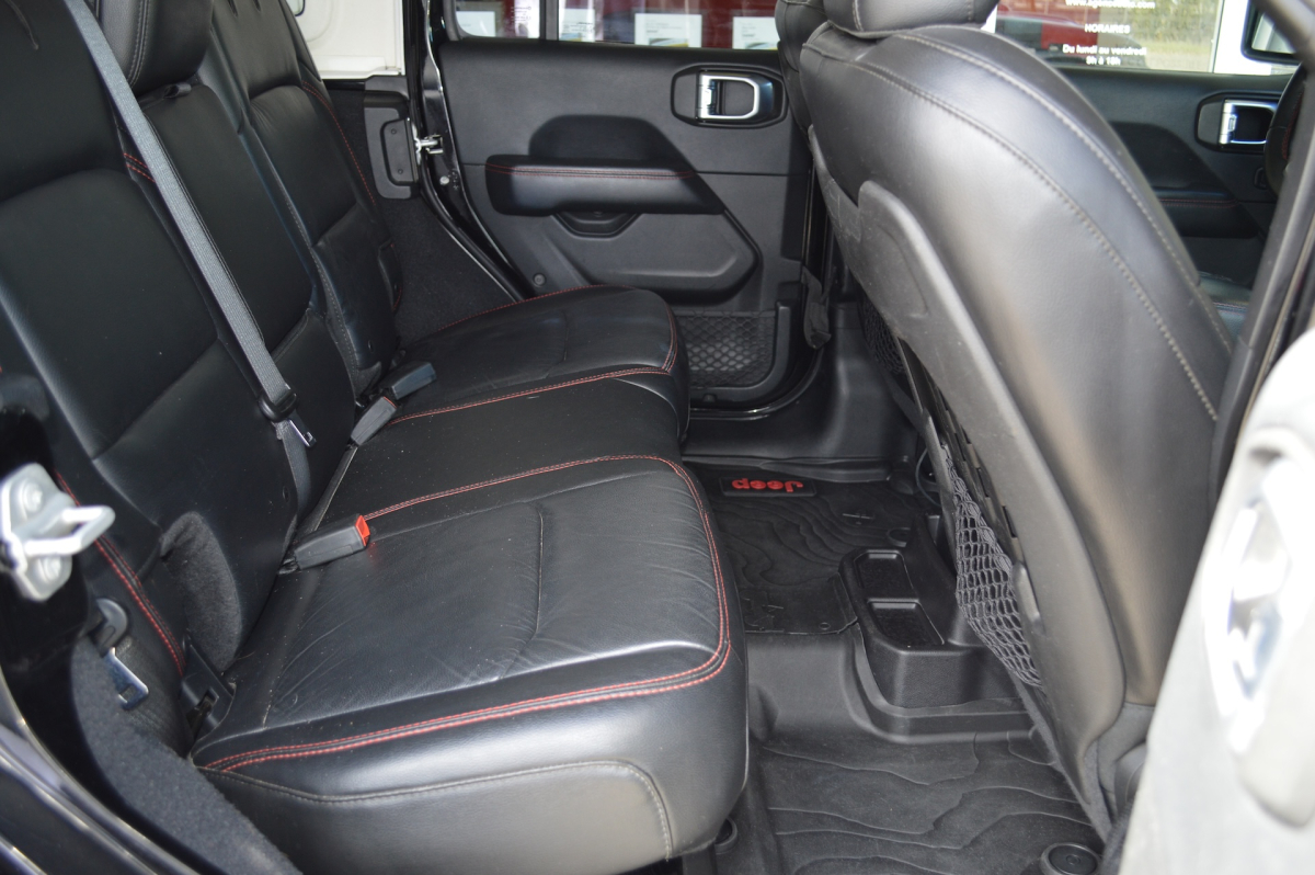 Jeep Wrangler Unlimited — 10