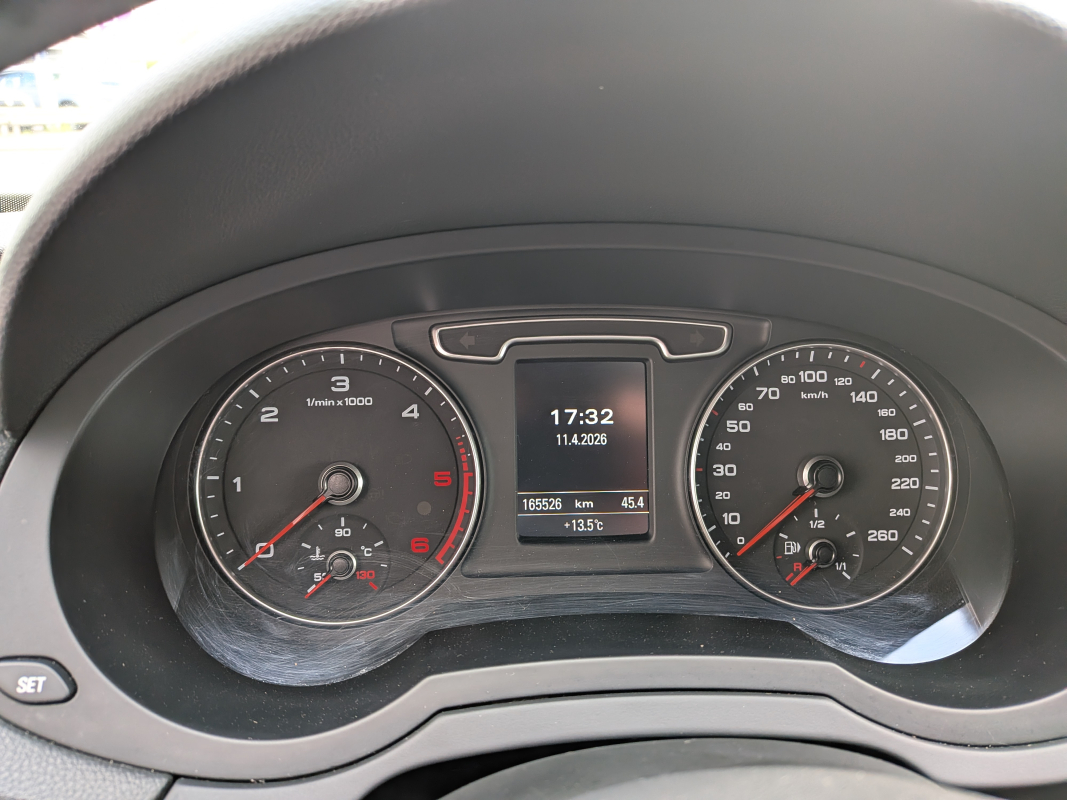 Audi Q3 — 8