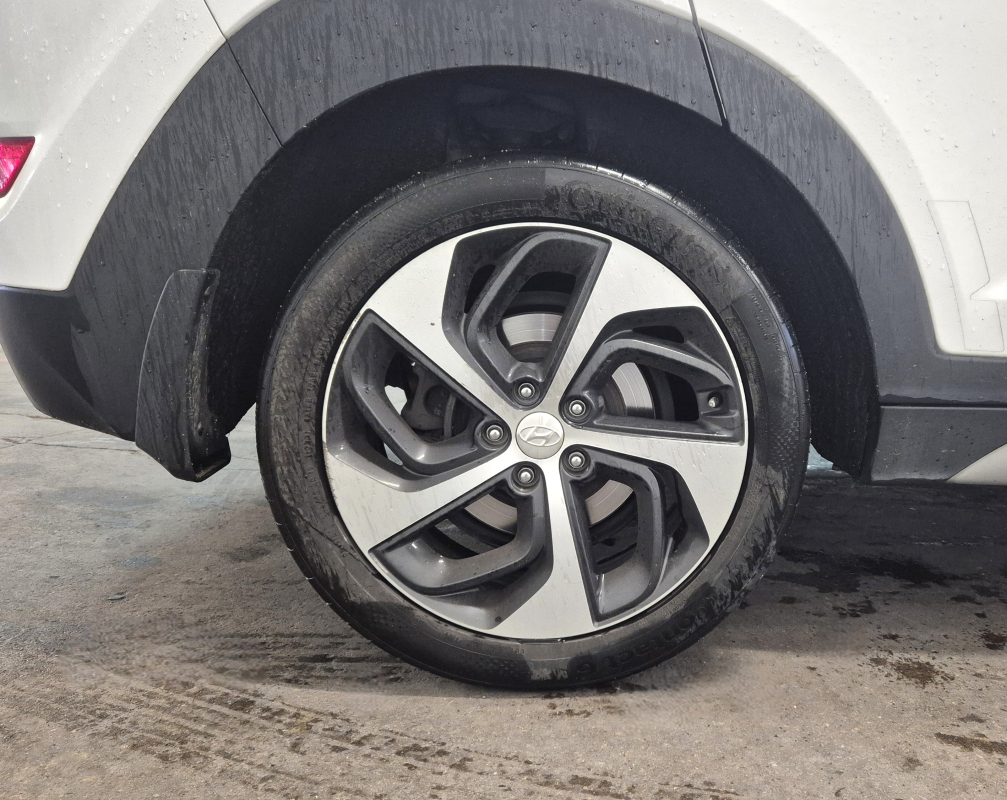 Hyundai Tucson — 32
