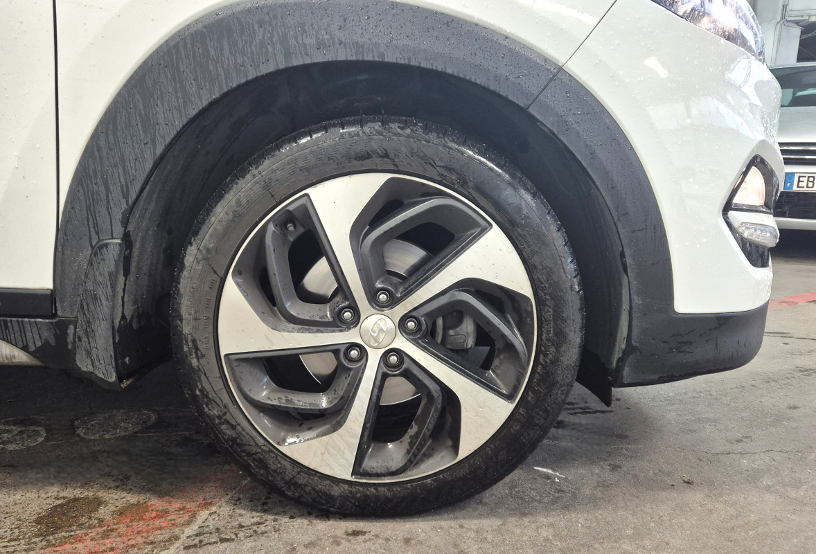 Hyundai Tucson — 33