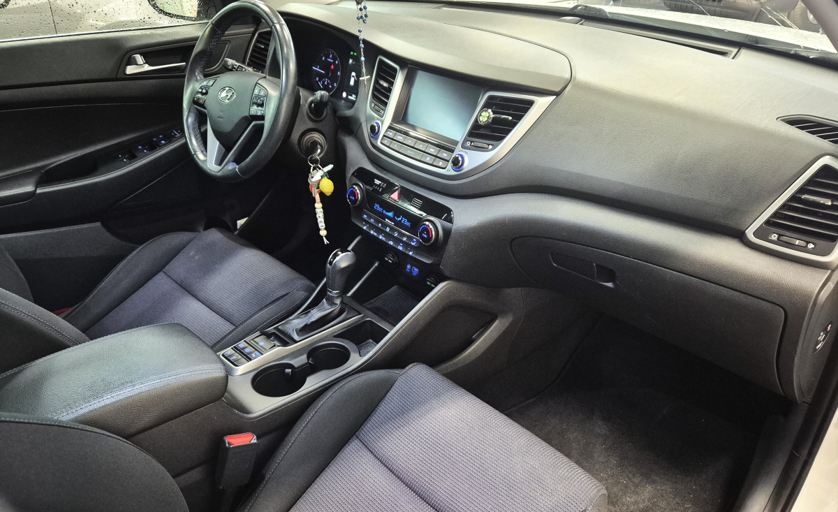 Hyundai Tucson — 11