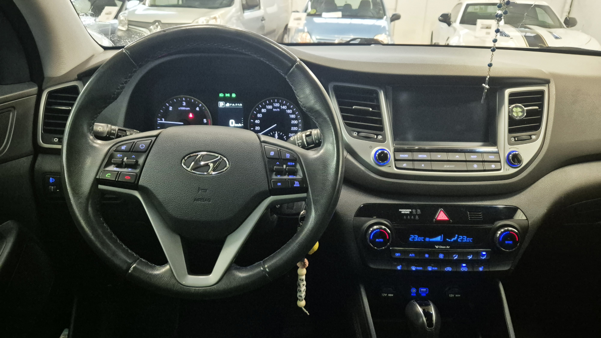 Hyundai Tucson — 14