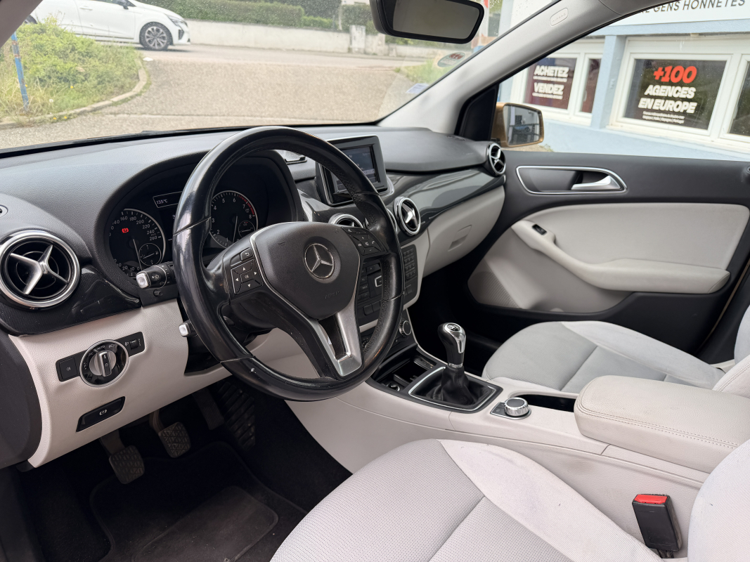 Mercedes Classe B — 22