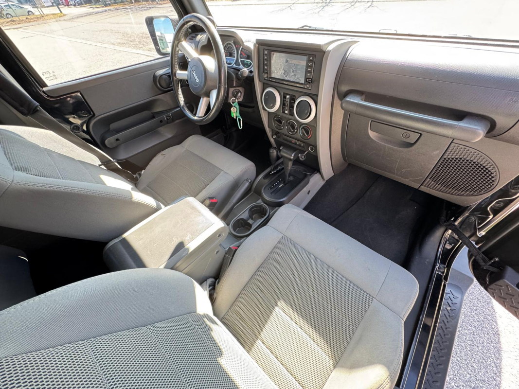 Jeep Wrangler Unlimited — 16