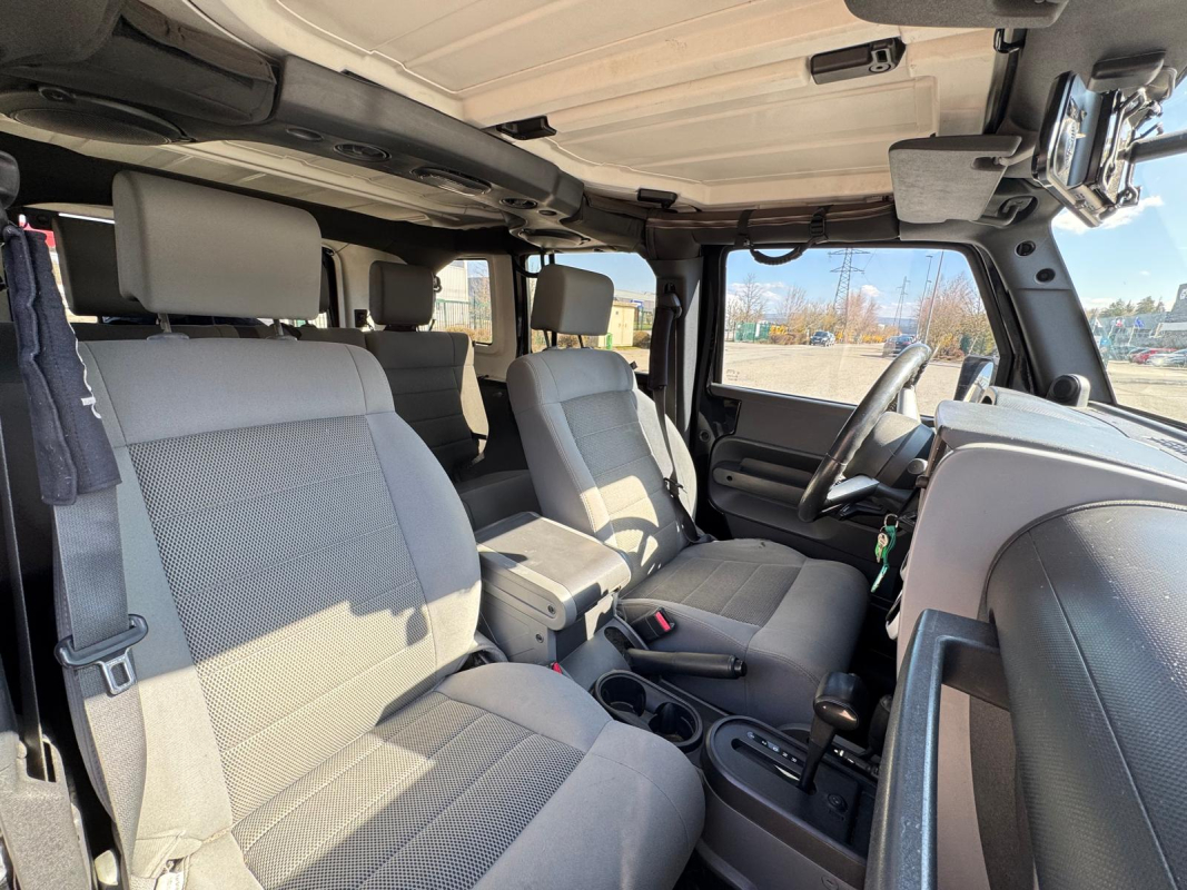 Jeep Wrangler Unlimited — 17