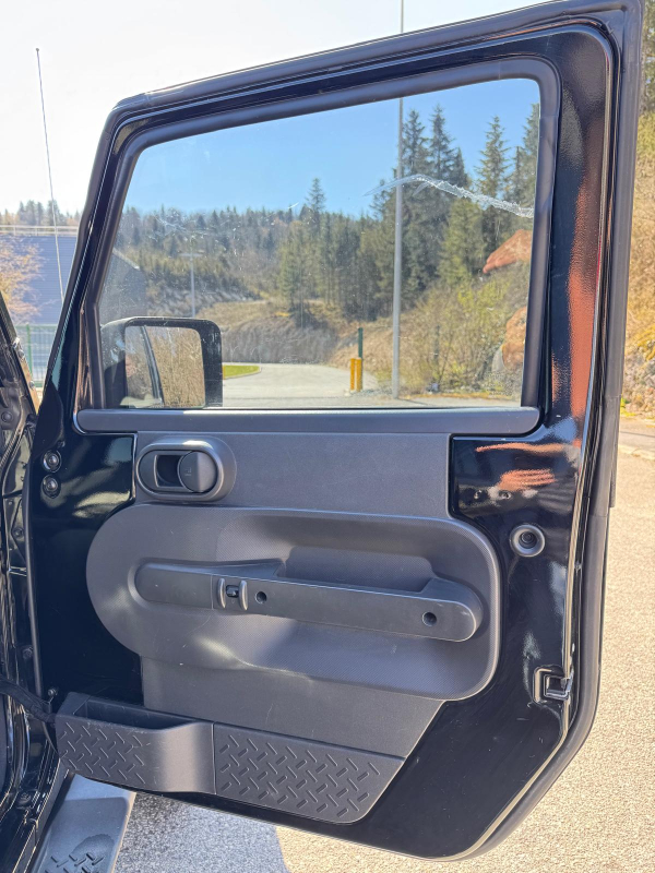 Jeep Wrangler Unlimited — 31