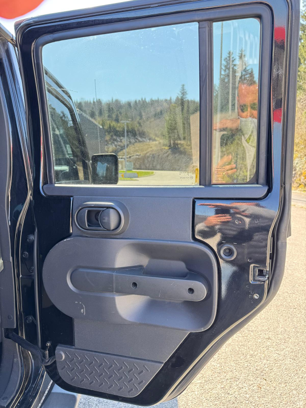 Jeep Wrangler Unlimited — 30