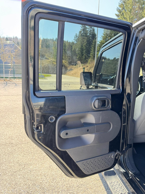 Jeep Wrangler Unlimited — 29