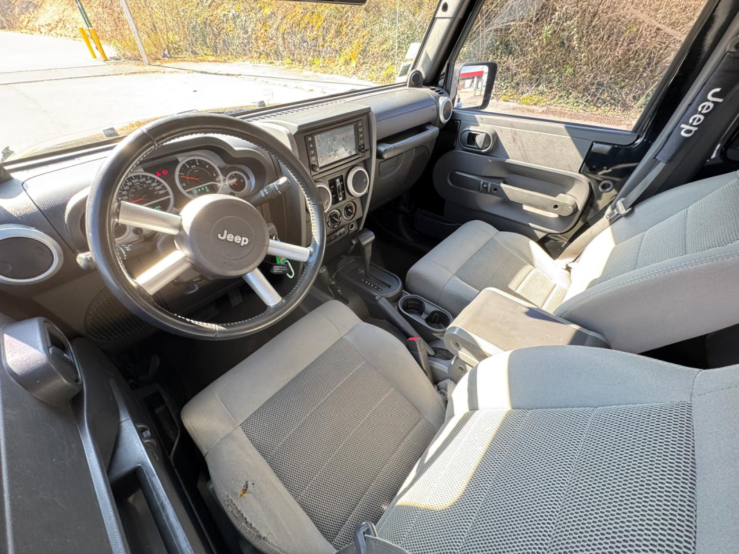 Jeep Wrangler Unlimited — 12