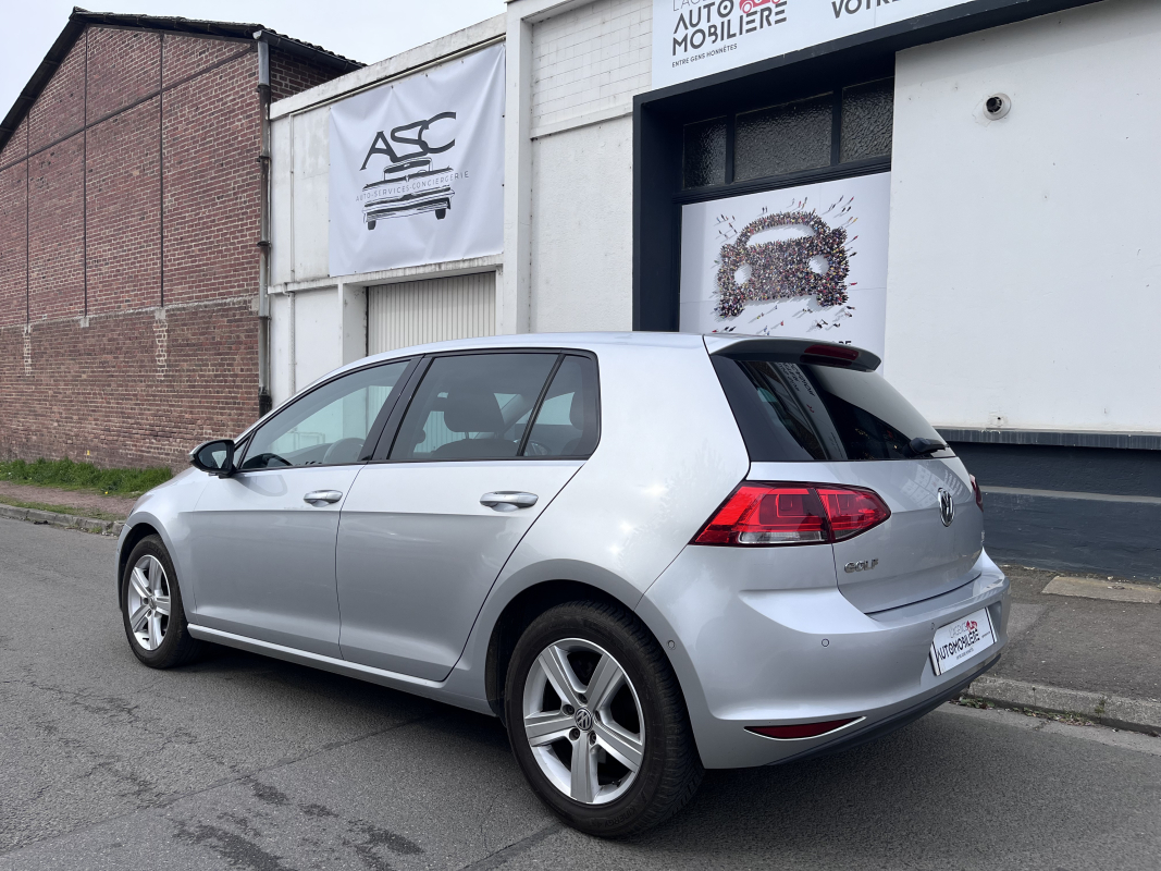 Volkswagen Golf — 5