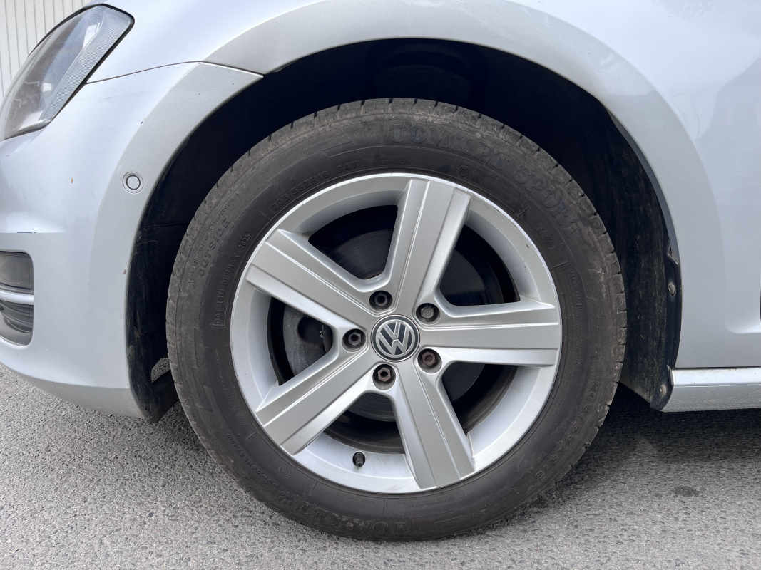 Volkswagen Golf — 34