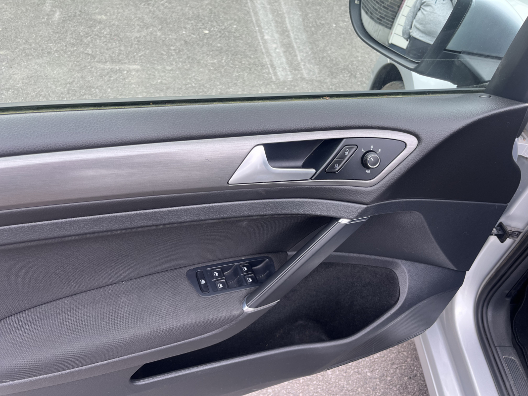 Volkswagen Golf — 11